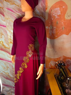 Tufafin Modest na Beebah Cut and Vintage