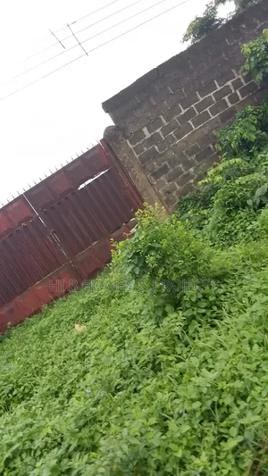Filin 9 da aka zagaye da katanga da kuma kofa don sayarwa a Ijebu Ode