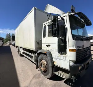 Babbar Motar Jirgin Sama ta Volvo FL6 18 Ton