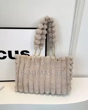 Luxury Fluffy Tote Bag ga Mata