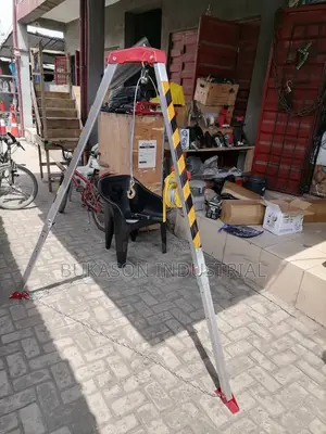 Heavy Duty Confined Space Rescue Tripod System with Winch