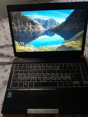 Toshiba Portege R30 Laptop - 6GB RAM, 320GB HDD+SSD