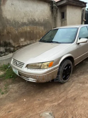 2000 Toyota Camry LE V6 Sedan - Gold