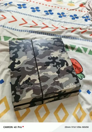 PlayStation 4 (PS4) - Camouflage Edition