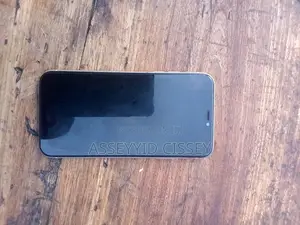 Apple iPhone 11 64GB Fari