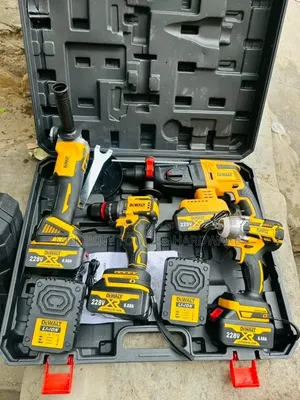 Dewalt 4-in-1 Cordless Power Tool Combo Kit
