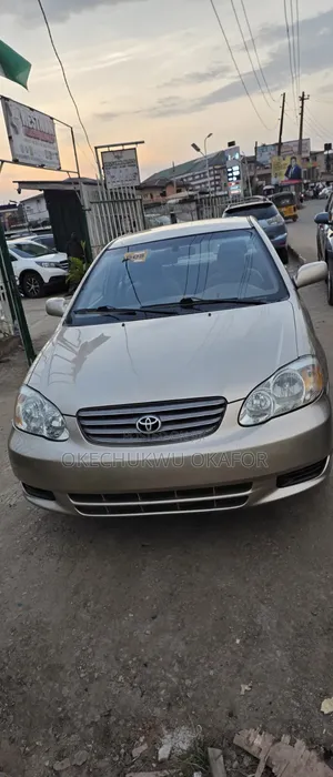 Toyota Corolla 2004 Zinariya