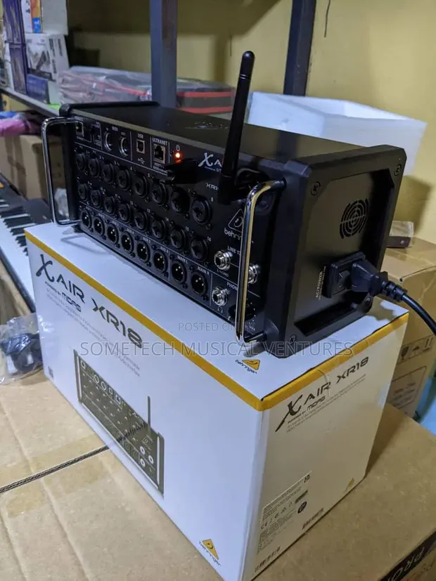 Behringer X Air XR18 Digital Mixer - 1