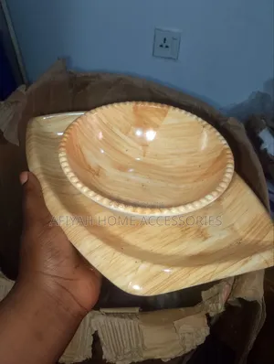 Ceramic Plates with Wooden Design
