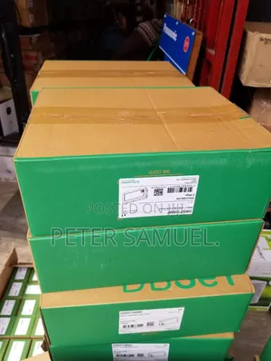 Original Schneider 8-Way Distribution Board