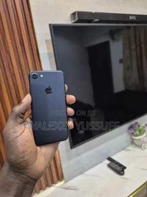 Apple iPhone 7 128GB Baki