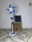 16-inch Fan Mai Amfani Da Hasken Rana Mai Caji Tare Da Panel - 1