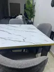 Home Interiors Kayan Santarwa Mai Zama 4 tare da Teburin Zane na Marble - 1