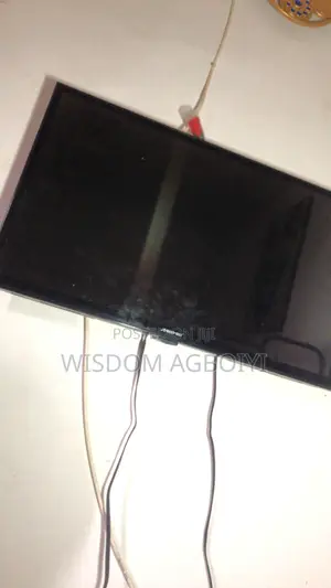 Mewe 32-inch Smart TV (Used)