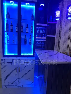 Bar Giya na HDF Mai Haske Mai Kyau tare da Ƙofar Gilashi & Hasken Nesa
