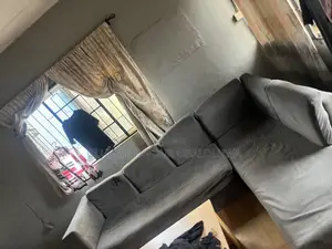 Kujerar L-Shaped ta Home Interiors