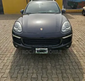 Porsche Cayenne 2015 Baki