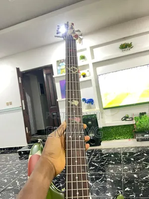 Ibanez SR305 Bass Guitar Mai Igiyoyi 5