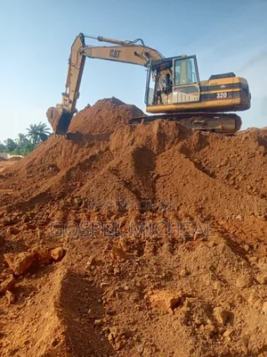 Excavator Caterpillar 320L