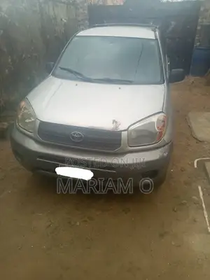 Toyota RAV4 2004 Fari