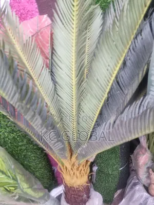 Babban Kyawun Furen Artificial tare da Vase