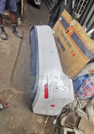 Cikakken Bumper na Baya don Lexus ES 350 (2015)