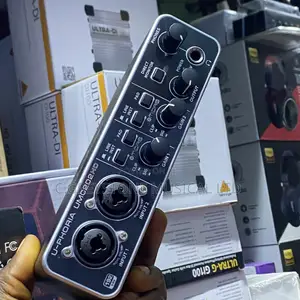 Behringer UMC202HD Audio Interface