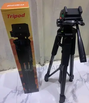 Universal Professional Tripod Stand (640mm Height)
