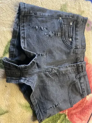 Akube Mata Jeans Na Kasuwanci - Baki