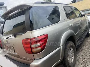 Toyota Sequoia 2001 Silver