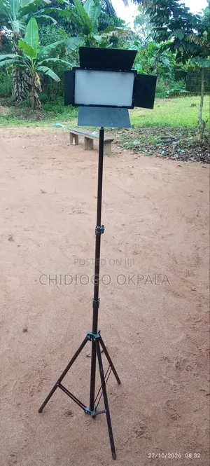 Professional LED Light Kit - Varicolor Pro LED 600