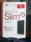 Seagate 1TB Backup Plus Slim Mai Girma Mai ɗaukar Hannu - 3