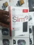 Seagate 1TB Backup Plus Slim Mai Girma Mai ɗaukar Hannu - 4