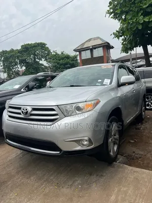 Toyota Highlander Limited 3.5L 4WD 2013