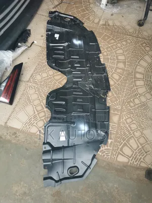 Babban Rufe Injini na Toyota Camry (2012)