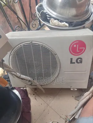 1.5 HP LG Non-Inverter Air Conditioner