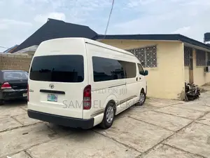 Ajani Bus Tour/Transport - Toyota HiAce