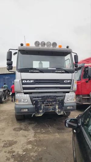 DAF 85 CF 12-Tire Heavy Duty Truck