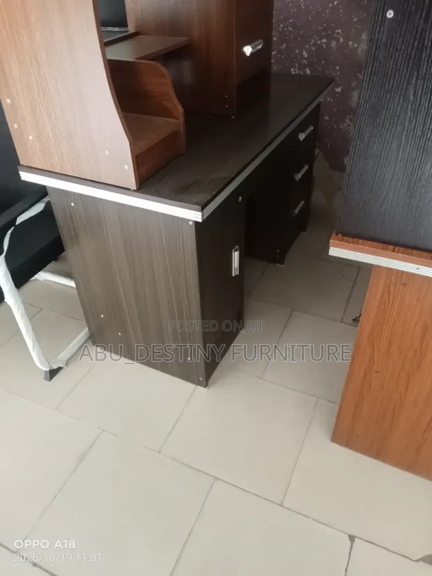 Boss Office Products Executive Table 1.4m - 1