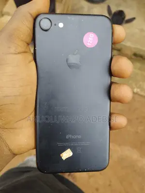 Apple iPhone 7 128GB Baki