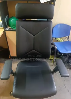 Kujerar Ofis Mai Dogon Kai - Sabuwa