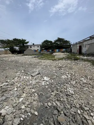 Commercial Land with Governor's Consent, Lekki