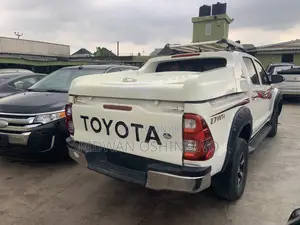 Toyota Hilux 2012 Fari