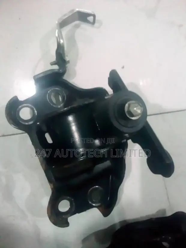 Direct Tokunbo Engine Mounts for Lexus RX350/330, Highlander, Venza - 1