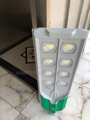 Fitilar Tsaro ta LED mai Amfani da Hasken Rana tare da Gano Motsi & Remote