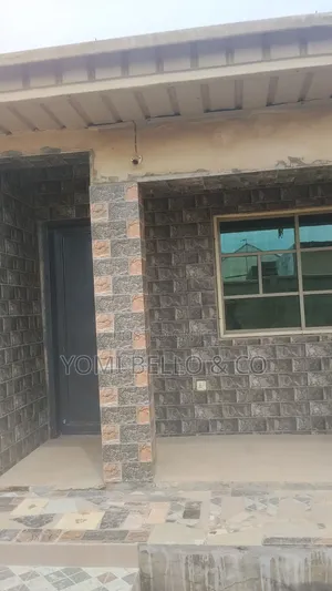 Mini Flat don haya a Oko-Afo
