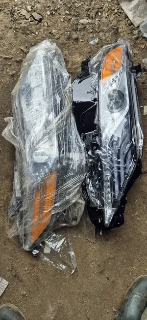Fitilar Kai ta Toyota Camry 2020 LED