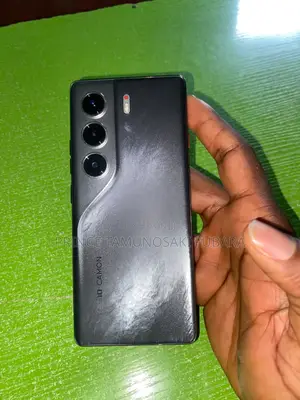Tecno Camon 40 Pro 4G 256GB Baki
