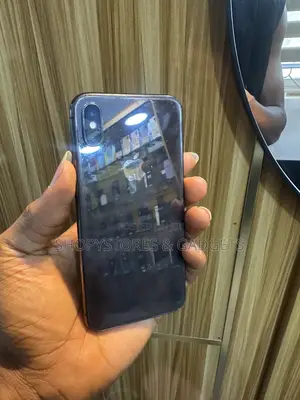 Apple iPhone X 64GB Baki
