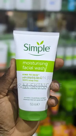 Simple Moisturising Facial Wash tare da Pro-Vitamin B5 & E (150ml)